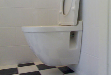 Toiletten door Kees Peters