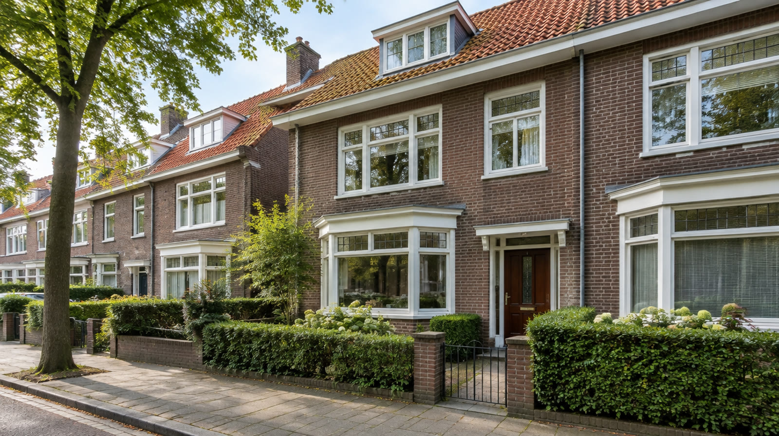 Jaren-30 woning met erker